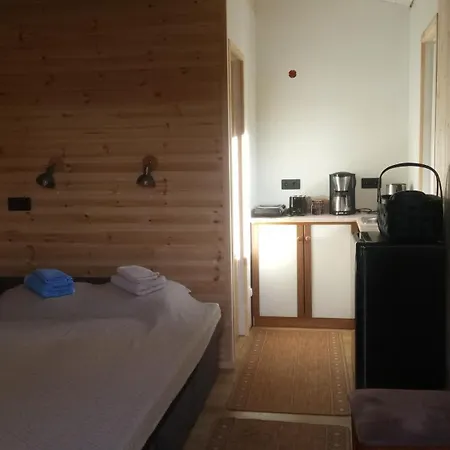 Vana Postimaja Accommodation Suure-Jaani Exterior photo